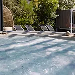 Hotell Hotel Eden Cassis - Centre-Ville- Piscine Chauffee, Jacuzzi Et Sauna - Parking Prive Cassis