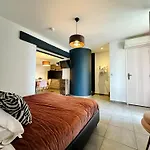 Hotel Eden Cassis - Centre-Ville- Piscine Chauffee, Jacuzzi Et Sauna - Parking Prive Hotell
