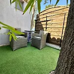 Hotel Eden Cassis - Centre-Ville- Piscine Chauffee, Jacuzzi Et Sauna - Parking Prive Hotell 3*