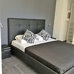 Hotel Eden Cassis - Centre-Ville- Piscine Chauffee, Jacuzzi Et Sauna - Parking Prive Hotell 3*