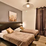 Hotel Eden Cassis - Centre-Ville- Piscine Chauffee, Jacuzzi Et Sauna - Parking Prive