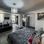 Hotel Eden Cassis - Centre-Ville- Piscine Chauffee, Jacuzzi Et Sauna - Parking Prive Cassis