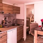 Hotel Eden Cassis - Centre-Ville- Piscine Chauffee, Jacuzzi Et Sauna - Parking Prive 3* Cassis