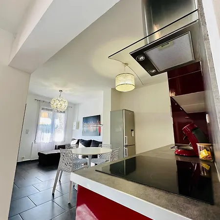Eden - Centre-ville- Piscine Chauffee, Jacuzzi Et Sauna - Parking Prive Каси