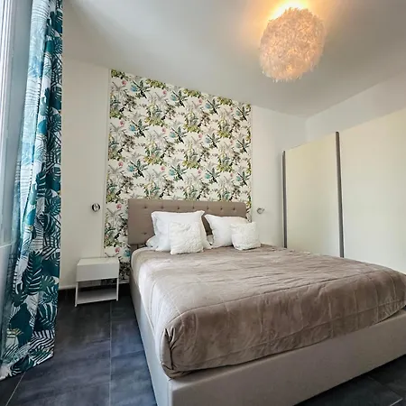 Hotel Eden Cassis - Centre-Ville- Piscine Chauffee, Jacuzzi Et Sauna - Parking Prive