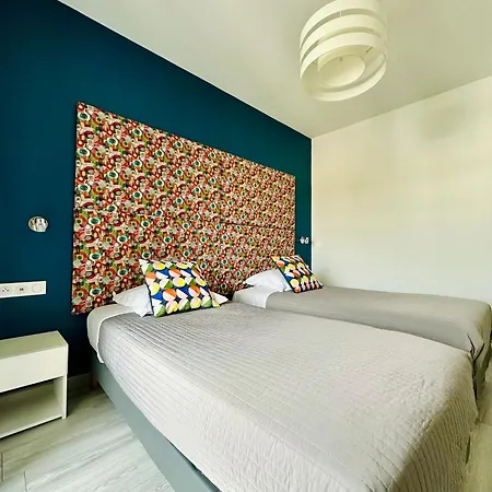 Eden - Centre-ville- Piscine Chauffee, Jacuzzi Et Sauna - Parking Prive Cassis