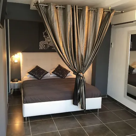Eden - Centre-ville- Piscine Chauffee, Jacuzzi Et Sauna - Parking Prive Отель 3*