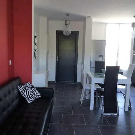Eden - Centre-ville- Piscine Chauffee, Jacuzzi Et Sauna - Parking Prive Отель