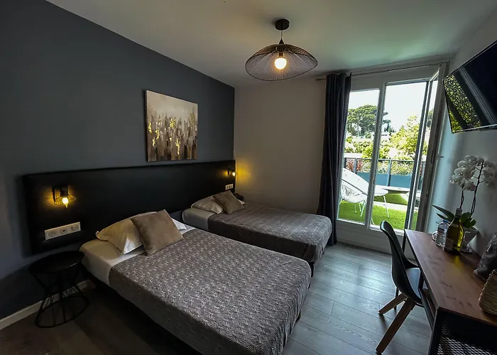 Eden - Centre-ville- Piscine Chauffee, Jacuzzi Et Sauna - Parking Prive