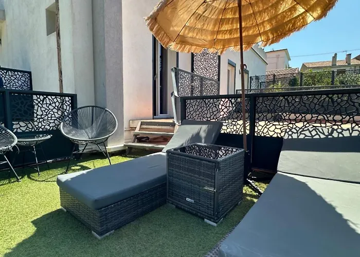 Eden - Centre-ville- Piscine Chauffee, Jacuzzi Et Sauna - Parking Prive