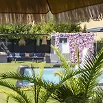 Eden - Centre-ville- Piscine Chauffee, Jacuzzi Et Sauna - Parking Prive Cassis