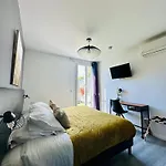 Отель Eden - Centre-ville- Piscine Chauffee, Jacuzzi Et Sauna - Parking Prive