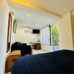 Eden - Centre-ville- Piscine Chauffee, Jacuzzi Et Sauna - Parking Prive Отель Каси