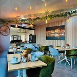 فندق Eden - Centre-ville- Piscine Chauffee, Jacuzzi Et Sauna - Parking Prive