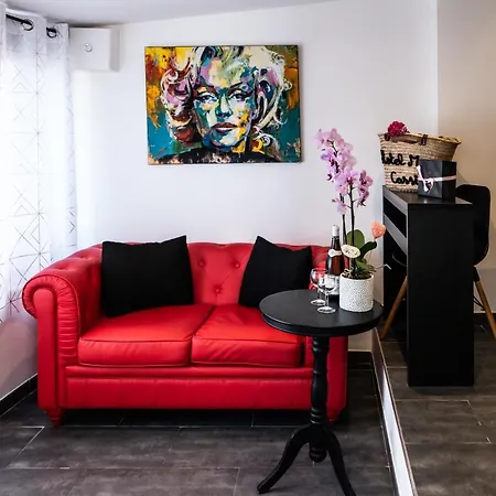 Hotel Eden - Centre-ville- Piscine Chauffee, Jacuzzi Et Sauna - Parking Prive 3*