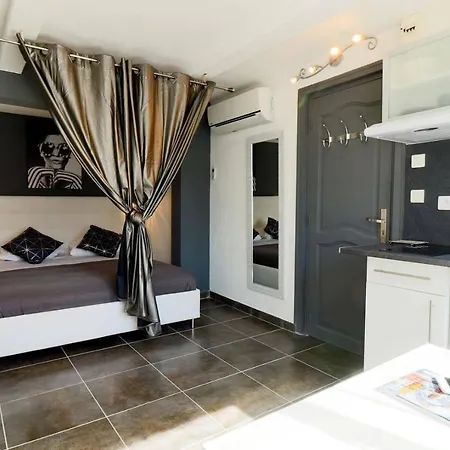 Eden - Centre-ville- Piscine Chauffee, Jacuzzi Et Sauna - Parking Prive Hotel Cassis