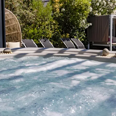 Hotel Hotel Eden Cassis - Centre-Ville- Piscine Chauffee, Jacuzzi Et Sauna - Parking Prive Cassis