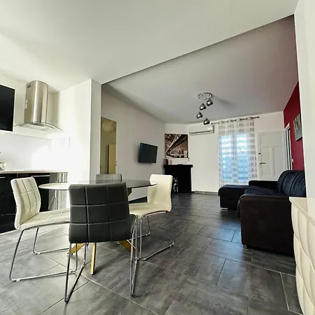Eden - Centre-ville- Piscine Chauffee, Jacuzzi Et Sauna - Parking Prive 3* Cassis