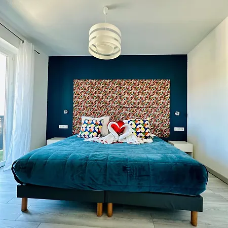 Eden - Centre-ville- Piscine Chauffee, Jacuzzi Et Sauna - Parking Prive 3*