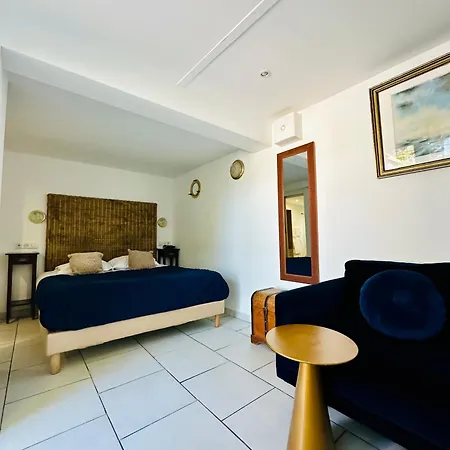 Hotel Eden Cassis - Centre-Ville- Piscine Chauffee, Jacuzzi Et Sauna - Parking Prive