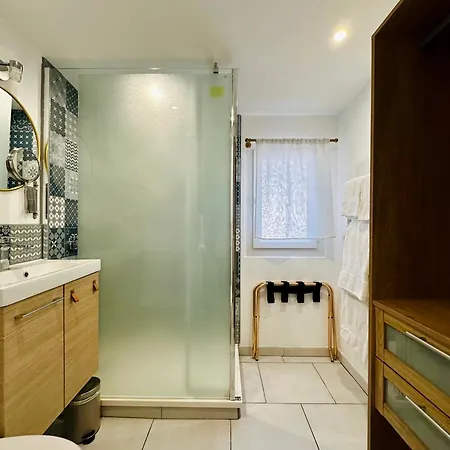 Hotel Eden - Centre-ville- Piscine Chauffee, Jacuzzi Et Sauna - Parking Prive 3*