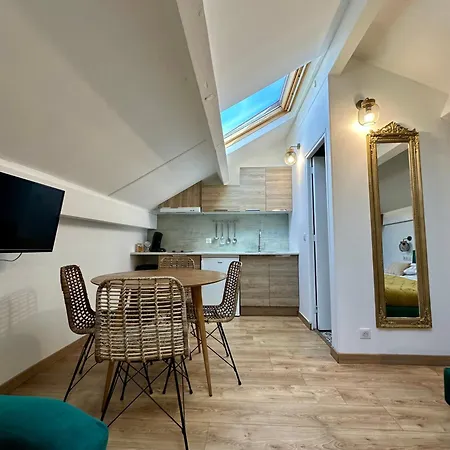 Eden - Centre-ville- Piscine Chauffee, Jacuzzi Et Sauna - Parking Prive 3*