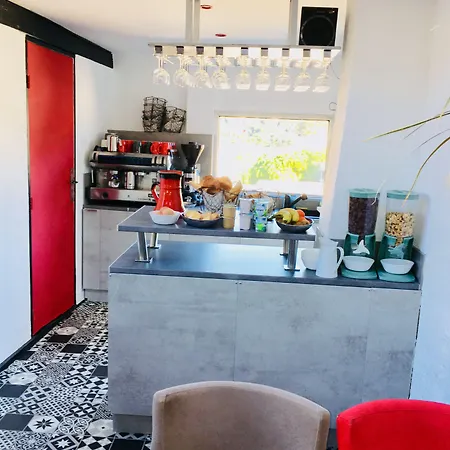 Eden - Centre-ville- Piscine Chauffee, Jacuzzi Et Sauna - Parking Prive Hotel Cassis