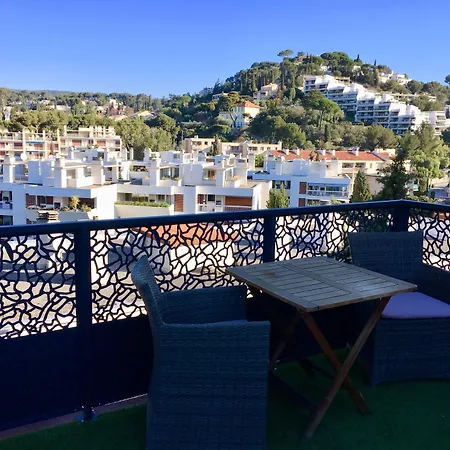 Hotel Eden - Centre-ville- Piscine Chauffee, Jacuzzi Et Sauna - Parking Prive