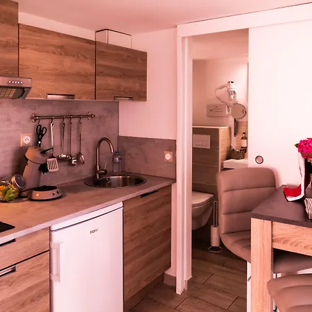 Eden - Centre-ville- Piscine Chauffee, Jacuzzi Et Sauna - Parking Prive 3* Каси