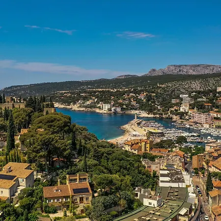 Eden - Centre-ville- Piscine Chauffee, Jacuzzi Et Sauna - Parking Prive 3* Cassis