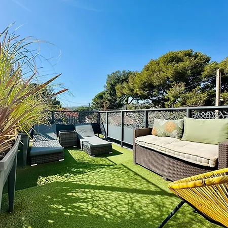 Hotell Hotel Eden Cassis - Centre-Ville- Piscine Chauffee, Jacuzzi Et Sauna - Parking Prive 3*