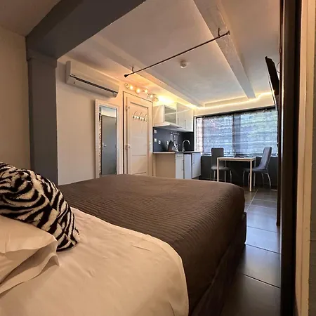 Hotel Eden Cassis - Centre-Ville- Piscine Chauffee, Jacuzzi Et Sauna - Parking Prive