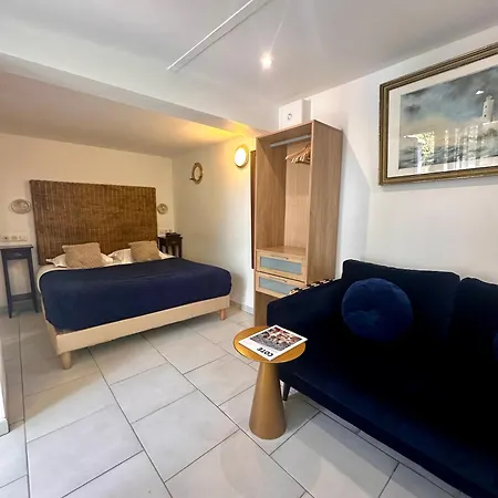 Hotel Hotel Eden Cassis - Centre-Ville- Piscine Chauffee, Jacuzzi Et Sauna - Parking Prive