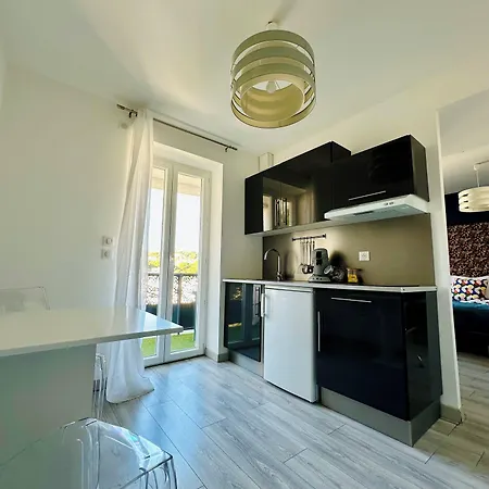 Eden - Centre-ville- Piscine Chauffee, Jacuzzi Et Sauna - Parking Prive Отель 3*