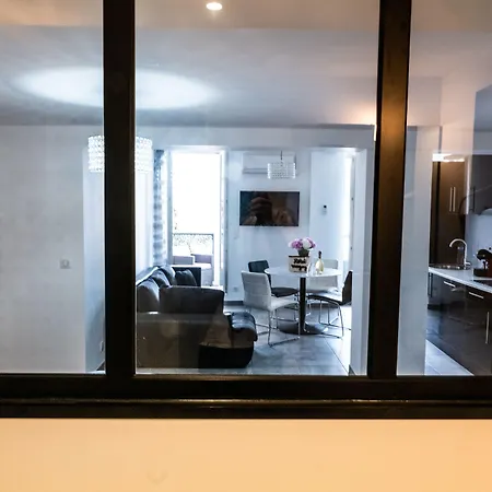 Eden - Centre-ville- Piscine Chauffee, Jacuzzi Et Sauna - Parking Prive 3*