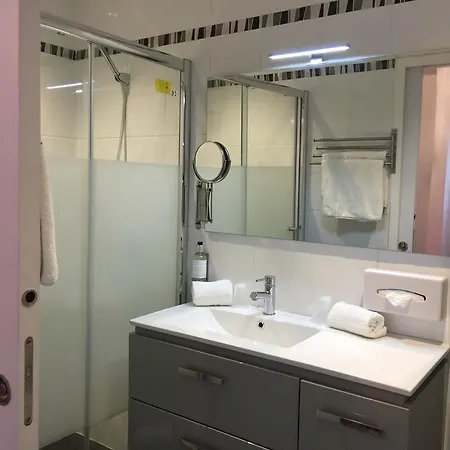 Hotel Eden Cassis - Centre-Ville- Piscine Chauffee, Jacuzzi Et Sauna - Parking Prive Cassis
