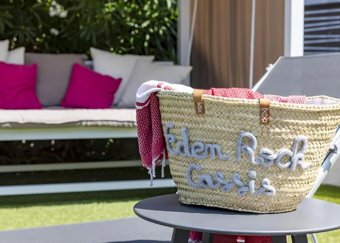 Eden - Centre-ville- Piscine Chauffée, Jacuzzi Et Sauna - Parking Privé Cassis