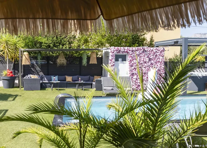 Eden - Centre-ville- Piscine Chauffee, Jacuzzi Et Sauna - Parking Prive Cassis