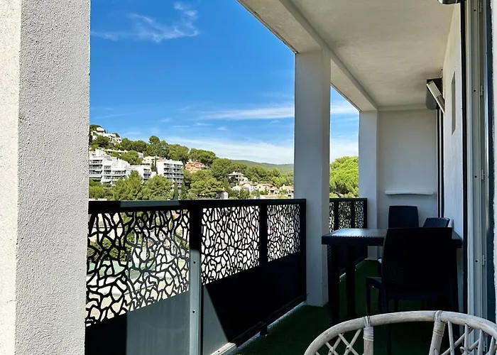 Eden - Centre-ville- Piscine Chauffée, Jacuzzi Et Sauna - Parking Privé 3* Cassis