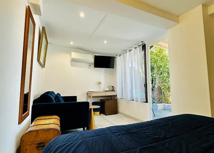 Eden - Centre-ville- Piscine Chauffée, Jacuzzi Et Sauna - Parking Privé Hotel Cassis