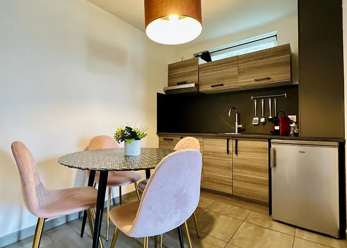 Hotel Eden - Centre-ville- Piscine Chauffée, Jacuzzi Et Sauna - Parking Privé Cassis