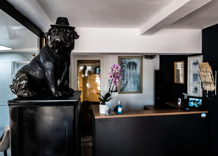 Eden - Centre-ville- Piscine Chauffée, Jacuzzi Et Sauna - Parking Privé Hotel 3*