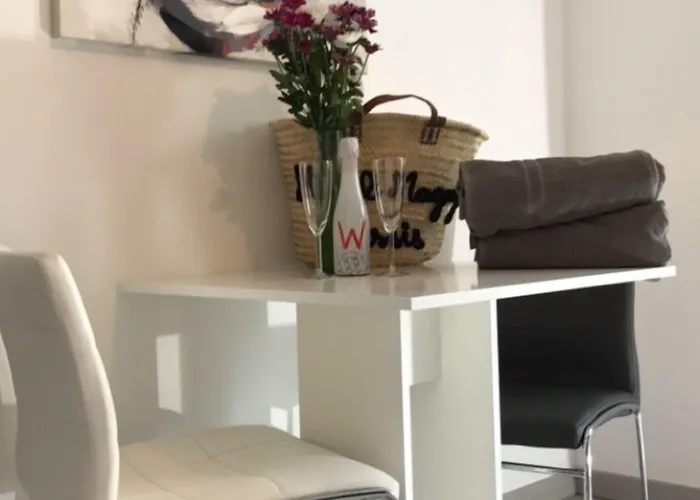 Eden - Centre-ville- Piscine Chauffée, Jacuzzi Et Sauna - Parking Privé