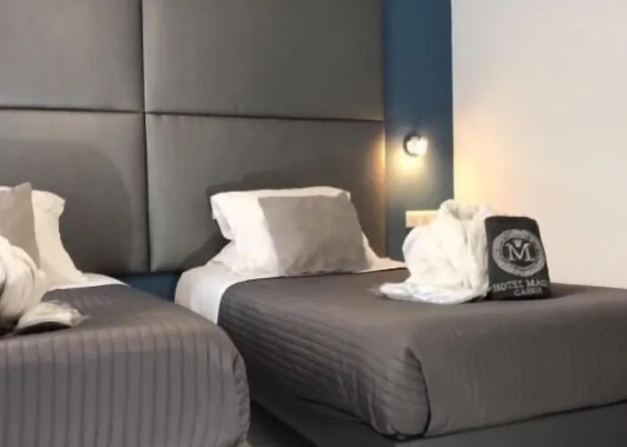 Hotel Eden - Centre-ville- Piscine Chauffée, Jacuzzi Et Sauna - Parking Privé