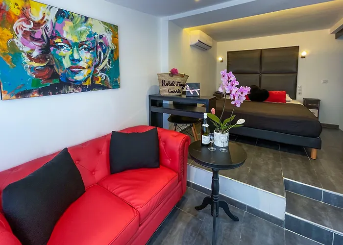 Hotel Eden - Centre-ville- Piscine Chauffée, Jacuzzi Et Sauna - Parking Privé 3*